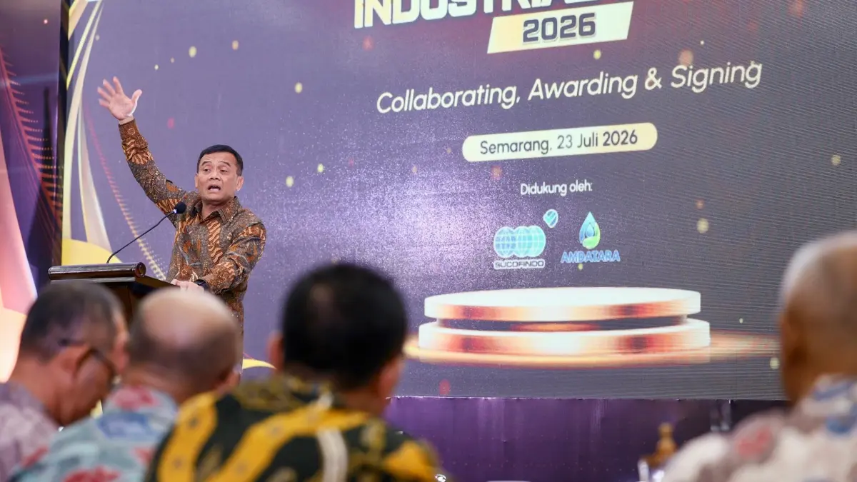 Ahmad Luthfi saat membuka Jateng Green Industrial Summit 2026 bertema Collaborating, Awarding & Signing di Hotel Grand Candi Semarang, Kamis malam (23/7/2026).