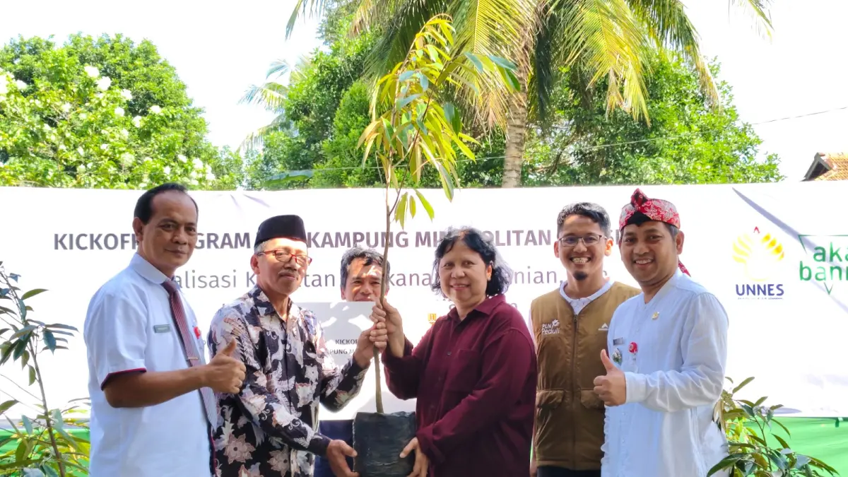 PROGRAM LINGKUNGAN : PT PLN UIT JBT menghadirkan Program TJSL, melalui pengembangan Kampung Minapolitan Siroto, berbasis perikanan dan pertanian berkelanjutan yang mengedepankan inovasi, pemberdayaan masyarakat, dan pelestarian lingkungan.