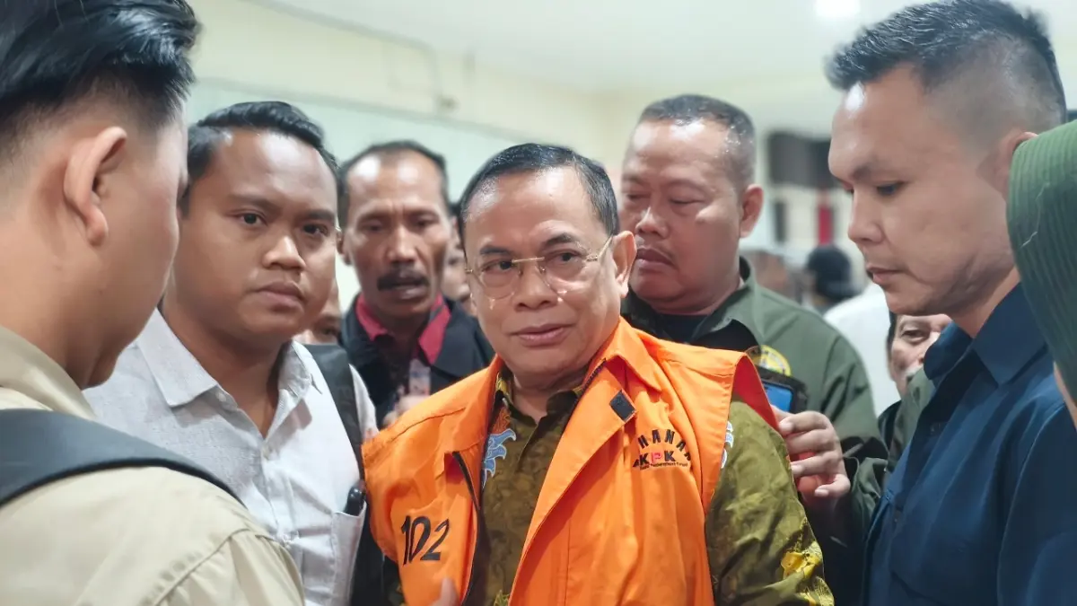Sudewo, mantan anggota Komisi V DPR RI sekaligus Bupati Pati nonaktif menjalani sidang di Pengadilan Tipikor Semarang, Senin (27/7/2026). (IDA FADILAH/JAWA POS RADAR SEMARANG)