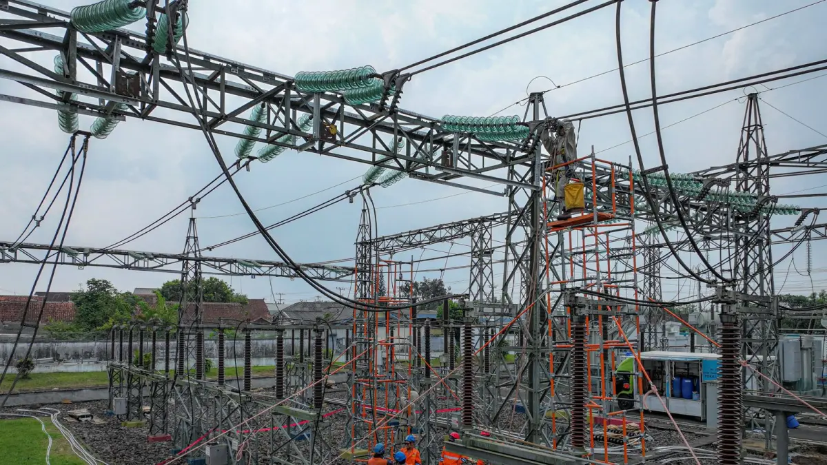 SAMBUT KEMERDEKAAN RI : Tim PDKB PT PLN (Persero) UPT Salatiga berhasil menuntaskan kegiatan pemeliharaan infrastruktur penting di Gardu Induk (GI) 150 kV Boyolali pada hari Senin, 20 Juli 2026. (DOK. HUMAS PLN UPT SALATIGA)