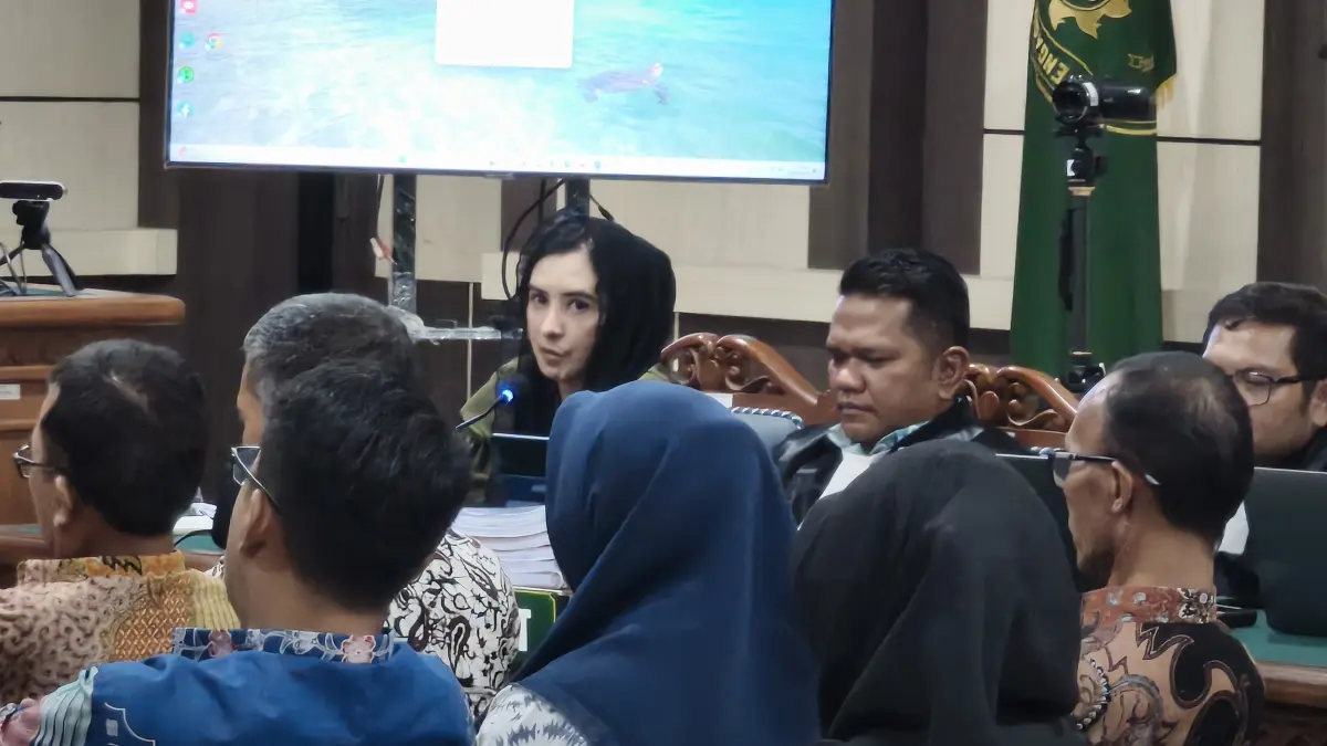 Bupati Pekalongan nonaktif, Fadia Arafiq menjalani sidang agenda pemeriksaan saksi di Pengadilan Tipikor Semarang, Kamis (30/7/2026). (IDA FADILAH/JAWA POS RADAR SEMARANG)