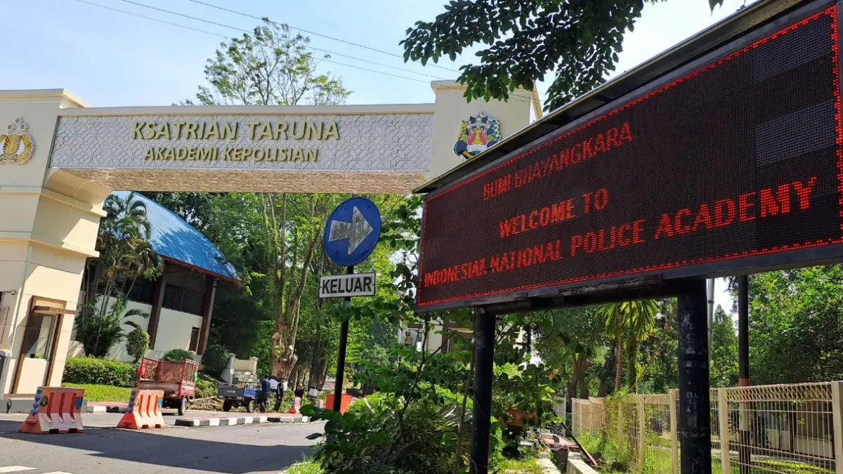 Komplek bangunan Akademi Kepolisian (Akpol) berlokasi di Kecamatan Gajahmungkur Kota Semarang 