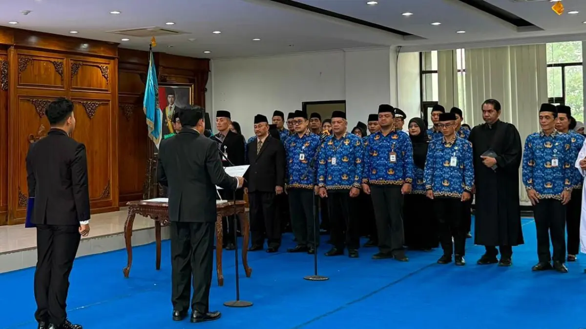 Prosesi pengambilan sumpah saat pelantikan
