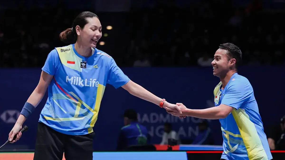 Rehan Naufal Kusharjanto/Gloria Emanuelle Widjaja harus bekerja keras untuk mengalahkan wakil Thailand, Supak Jomkoh/Ornicha Jongsathapornparn dengan skor 17-21, 21-16, 21-10.