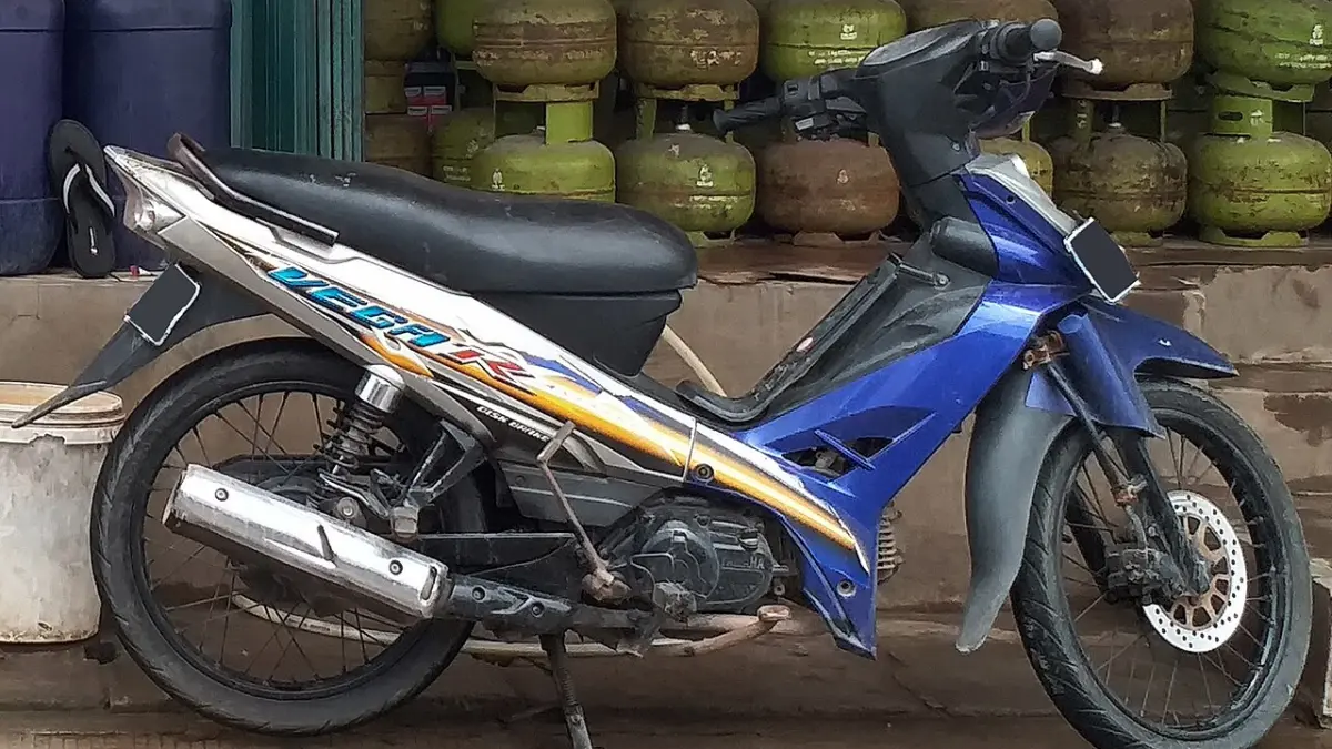Yamaha Vega R, salah satu varian motor Yamaha Vega yang masih kita jumpai berseliweran dijalan raya. (ist)