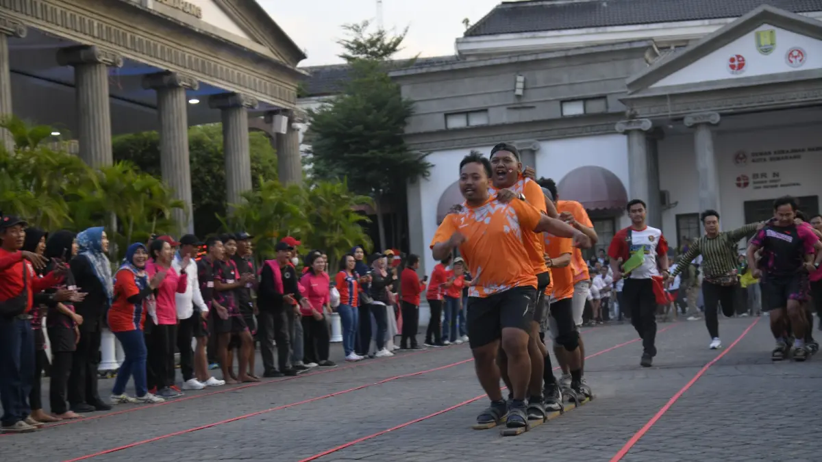 Kegiatan Pekan Olahraga Warga Kota Semarang di Halaman Balai Kota Semarang belum lama ini