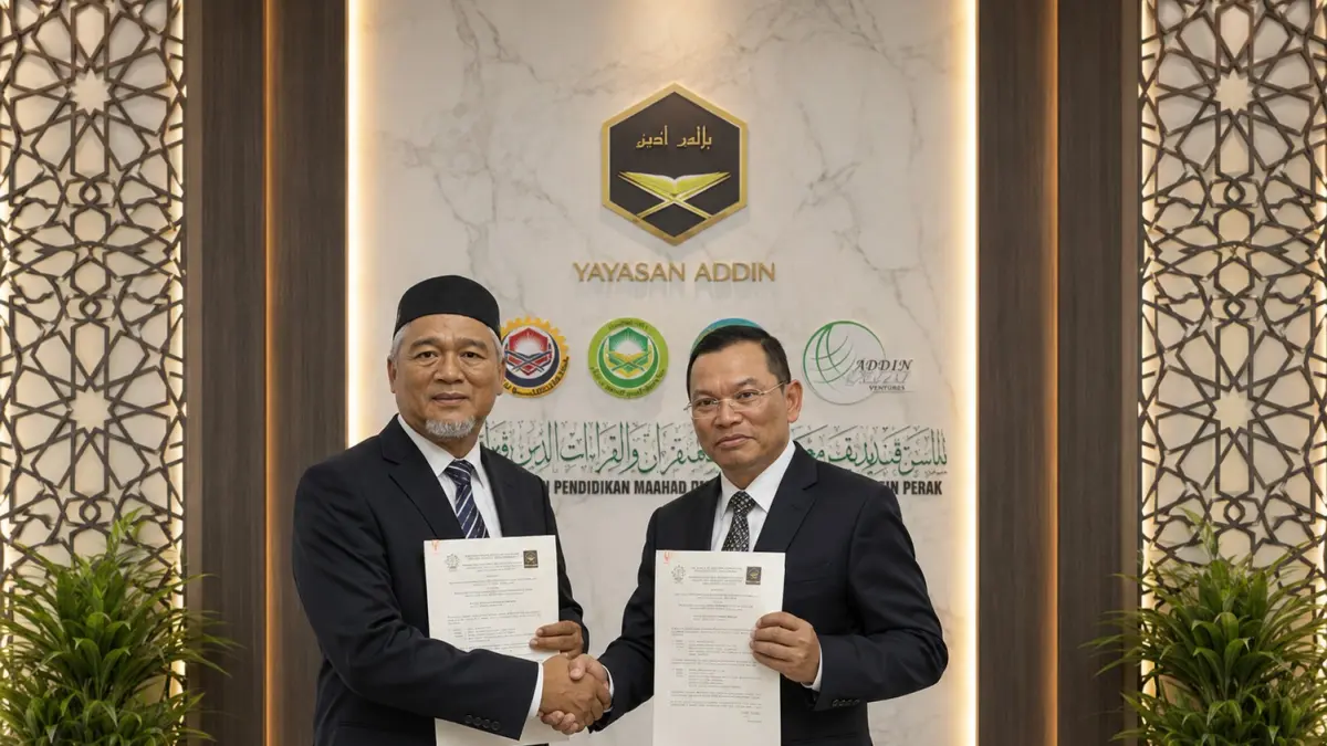 Prof Rasimin selaku dekan FTIK bersama petinggi dari Malaysia 