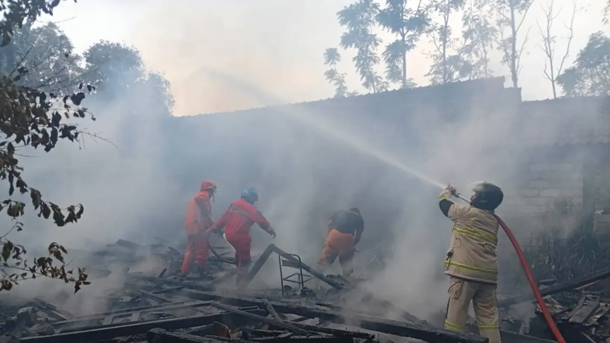 Satu rumah di Dusun Krajan Desa Klero Kecamatan Tengaran ludes terbakar