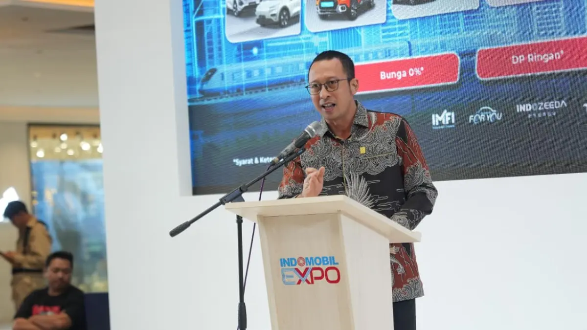 General Manager PLN Unit Induk Distribusi Jawa Tengah, Bramantyo Anggun Pambudi saat memberikan sambutan dalam acara Indomobil Expo 2026 di Semarang