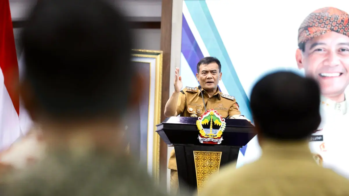 Gubernur Ahmad Luthfi  membuka Rapat Koordinasi Penguatan Sinergi Direksi dan Dewan Komisaris dalam Meningkatkan Kinerja dan Tata Kelola BUMD di Gedung Gradhika Bhakti Praja, Semarang, Senin (3/8/2026).