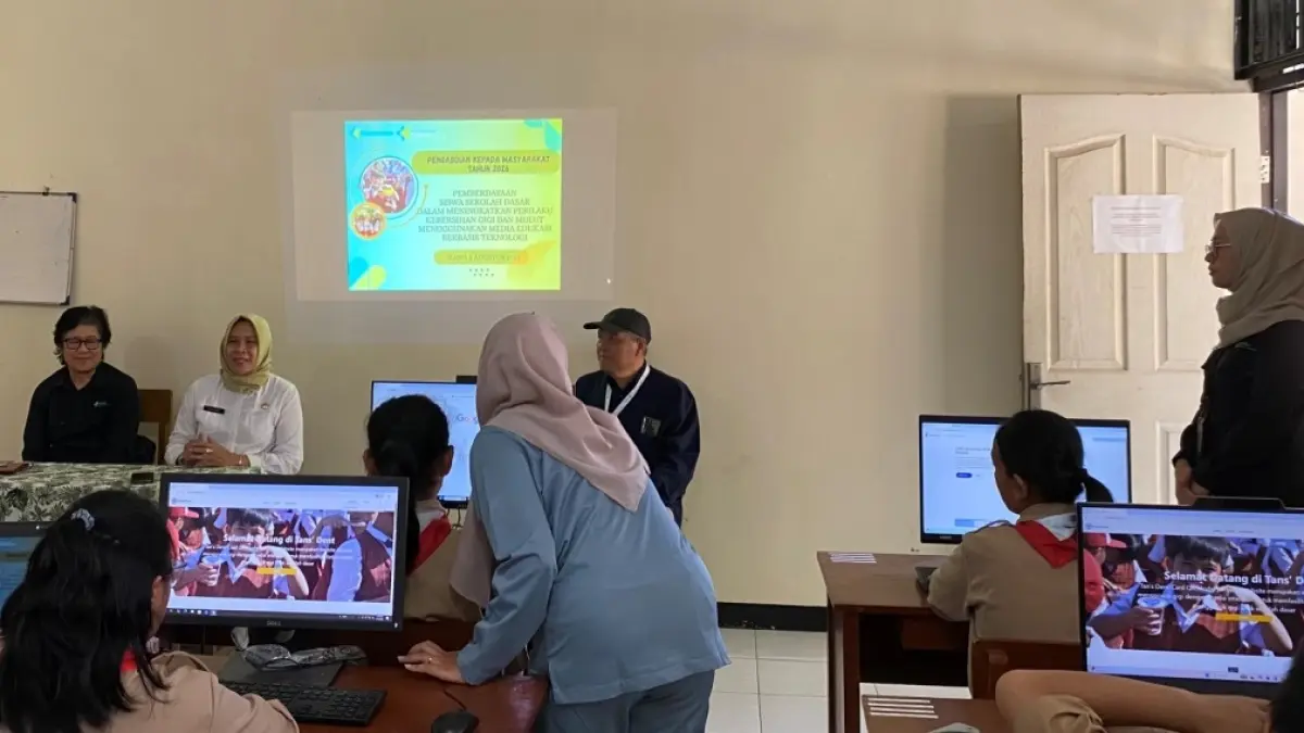 Sebanyak 16 siswa kelas 5 SDN Srondol Wetan mendapatkan edukasi menggunakan aplikasi "Tan’s Dent-Card QR Model Berbasis Website", yang merupakan produk hasil penelitian civitas akademika Poltekkes Kemenkes Semarang.