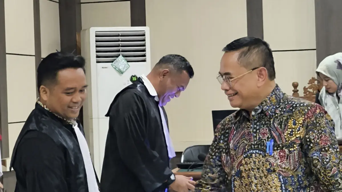 Terdakwa pemerasan dan pengisian perangkat desa, Bupati Pati nonaktif, Sudewo menjalani sidang di Pengadilan Tipikor Semarang, Rabu (5/8/2026). (IDA FADILAH/JAWA POS RADAR SEMARANG)