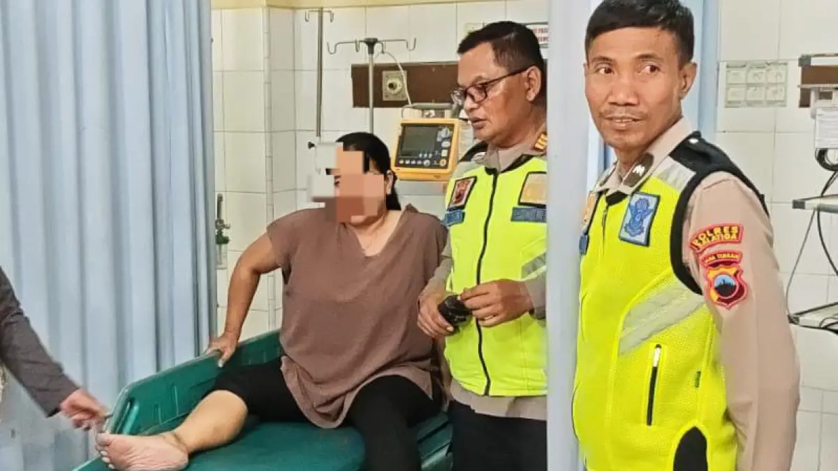 Kapolsek Sidorejo mengecek kondisi korban di RS
