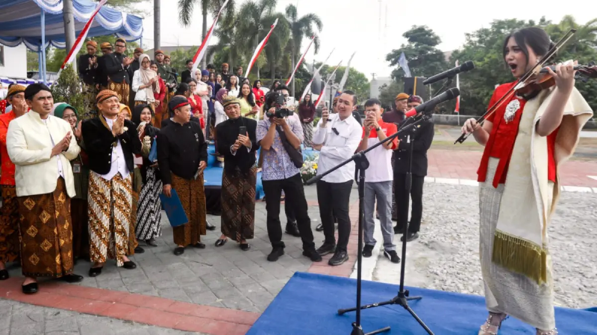 Antea membawakan sejumlah karya WR Soepratman, termasuk Indonesia Hai Iboekoe, Indonesia Tjantik, Matahari Terbit, hingga Indonesia Raya 3 Stanza.
