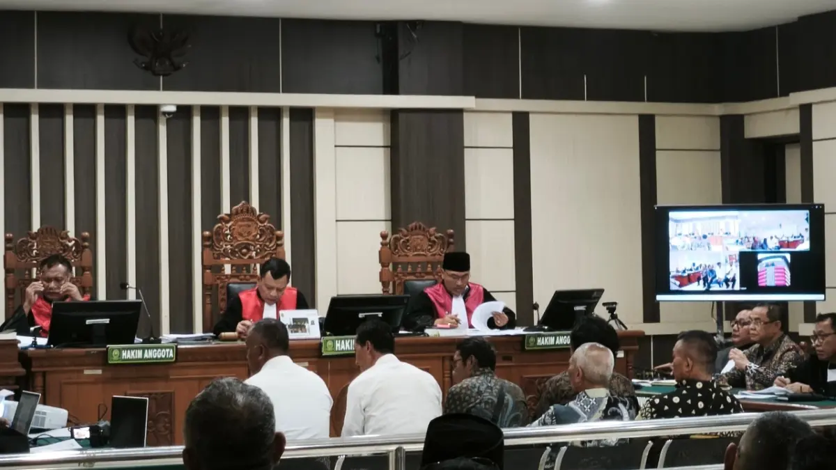 Enam saksi dihadirkan dalam sidang di Pengadilan Tipikor Semarang kasus dugaan pemerasan perangkat desa di Kab Pati Terdakwa Sudewo, Rabu (19/8/2026)
-Terdakwa Sudewo saat menjalani sidang di Pengadilan Tipikor Semarang, Rabu (19/8/2026).
