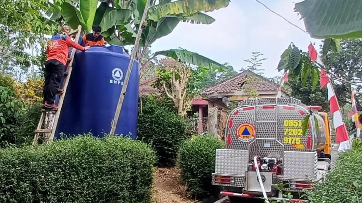 Dropping air oleh BPBD Kota Salatiga 