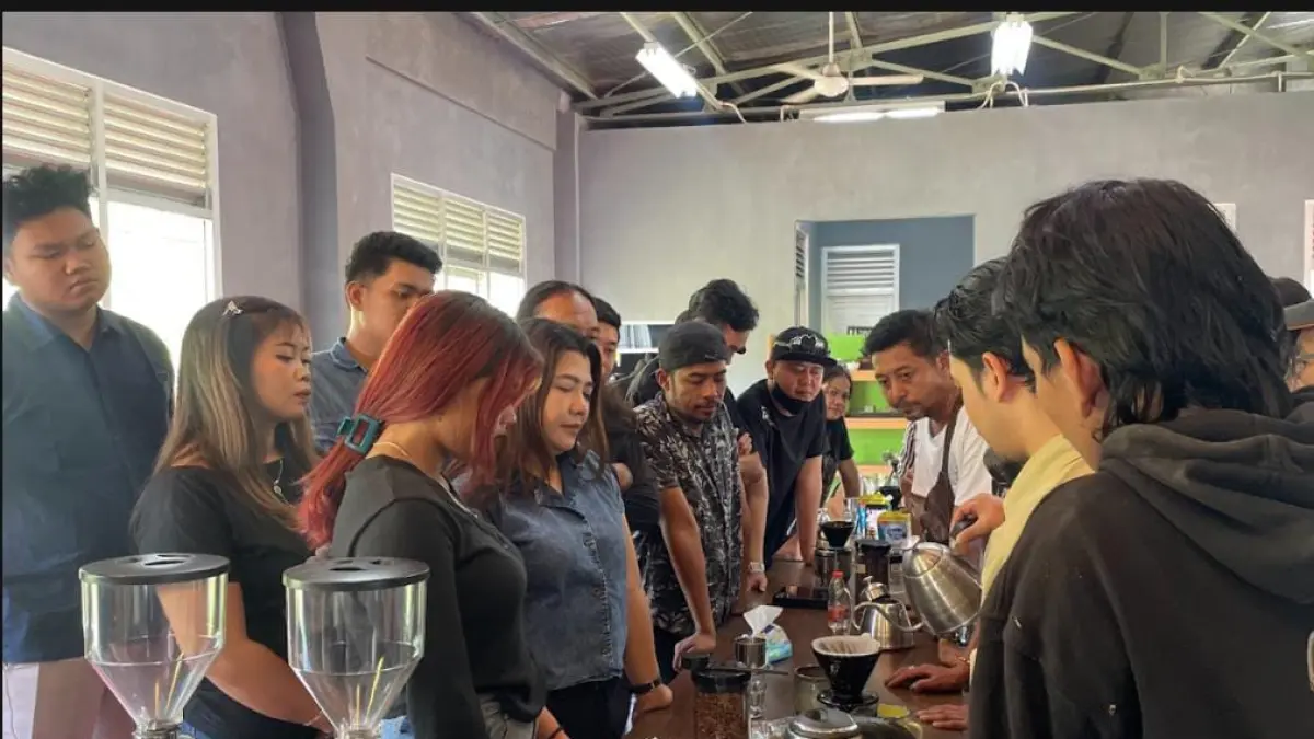 Pelatihan menyajikan kopi
