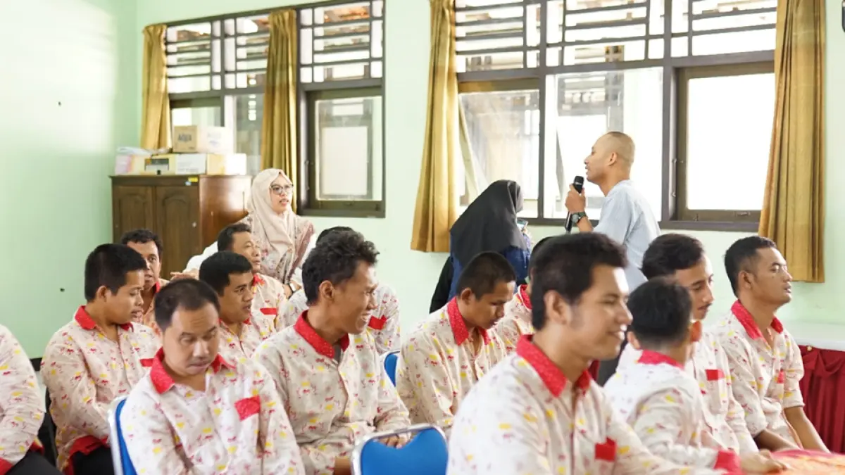 Peserta dilatih membawakan konten audio yang hidup, jelas, dan mudah dinikmati pendengar.