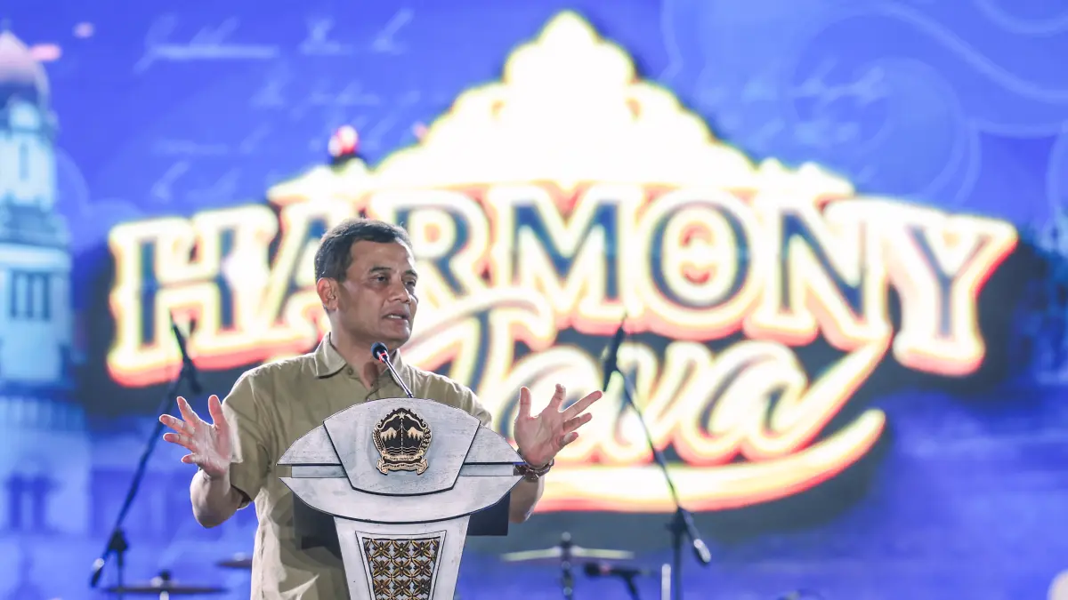 Gubernur Jawa Tengah Ahmad Luthfi memberikan sambutan dalam gelaran Harmony of Java 2026 di kawasan Pusat Rekreasi dan Promosi Pembangunan (PRPP) Jawa Tengah, Sabtu malam (22/8)