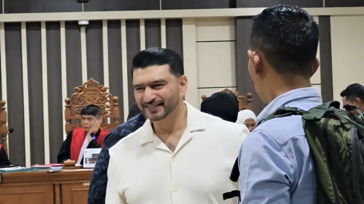 Suami Bupati Pekalongan nonaktif Fadia Arafiq, M Ashraff Abu menjadi saksi di Pengadilan Tipikor Semarang, Jumat (28/8/2026). (IDA FADILAH/JAWA POS RADAR SEMARANG)