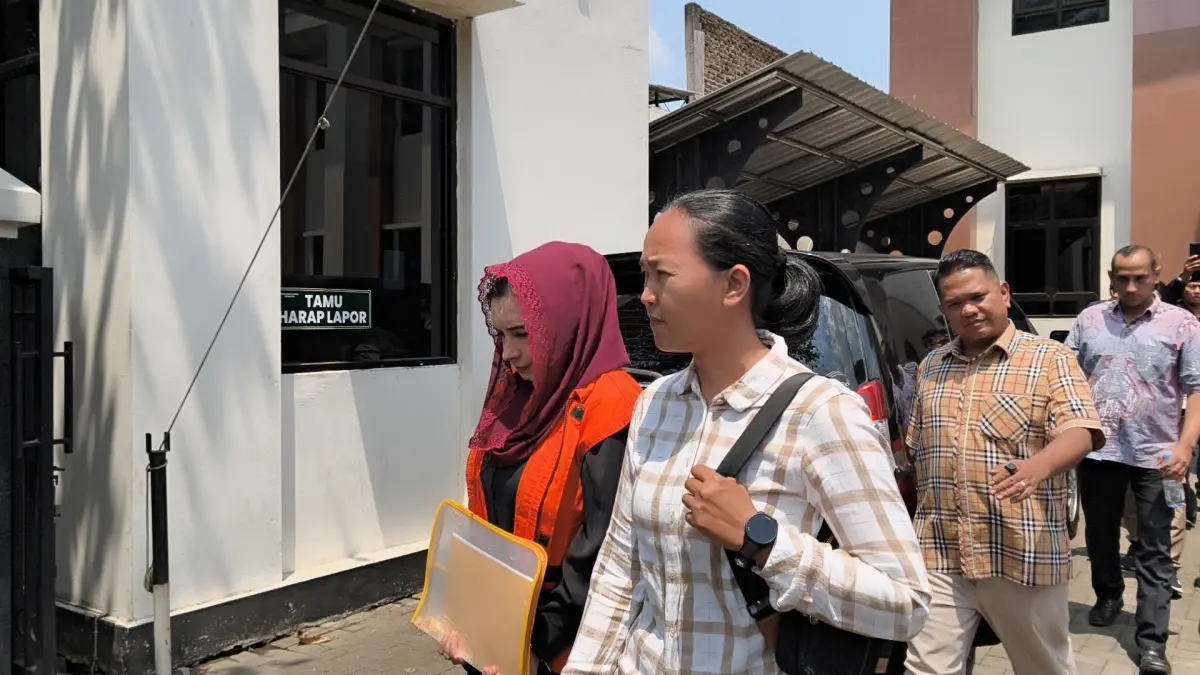 Bupati Pekalongan nonaktif Fadia Arafiq menjalani sidang di Pengadilan Tipikor Semarang, Kamis (3/9/2026). (IDA FADILAH/JAWA POS RADAR SEMARANG)
