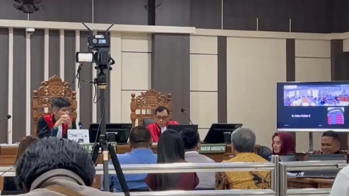 Kuasa hukum terdakwa Fadia Arafiq menghadirkan saksi meringankan, Kamis (3/9/2026). (IDA FADILAH/JAWA POS RADAR SEMARANG)
