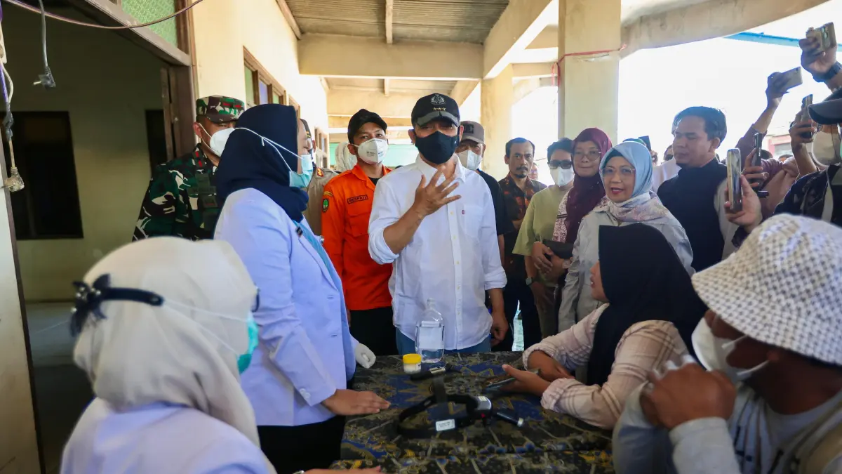 Gubernur Jawa Tengah, Ahmad Luthfi meninjau kondisi TPA Putri Cempo dan layanan Speling yang diberikan kepada masyarakat sekitar.