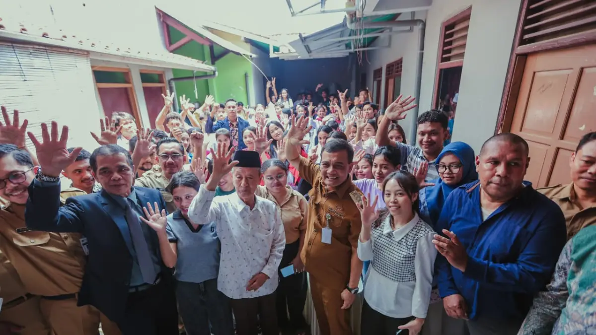 Ringankan Beban Akibat Bencana, Ahmad Luthfi Bantu Uang Kuliah hingga Kos Mahasiswa NTT (ist)