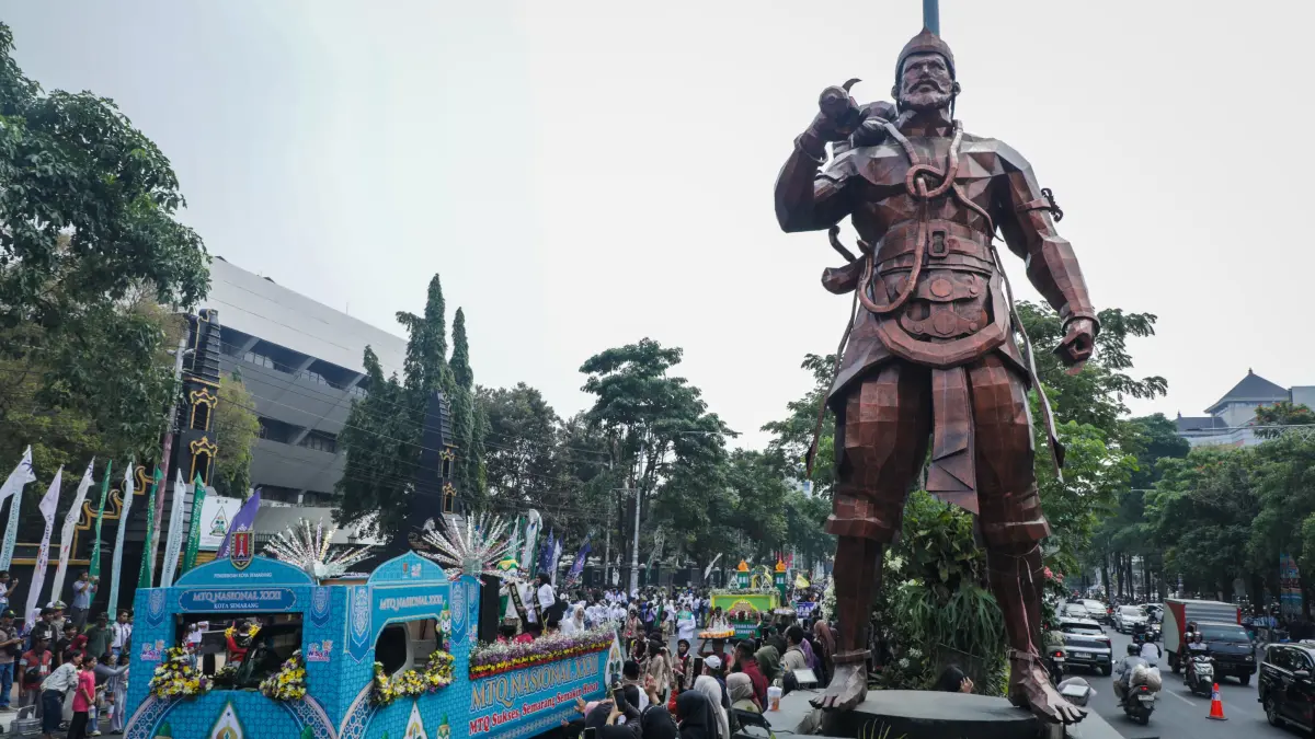 Peserta pawai