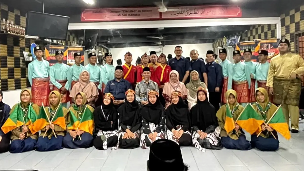 Sebanyak 13 santri dan empat pendamping dari Pondok Pesantren Al-Mu