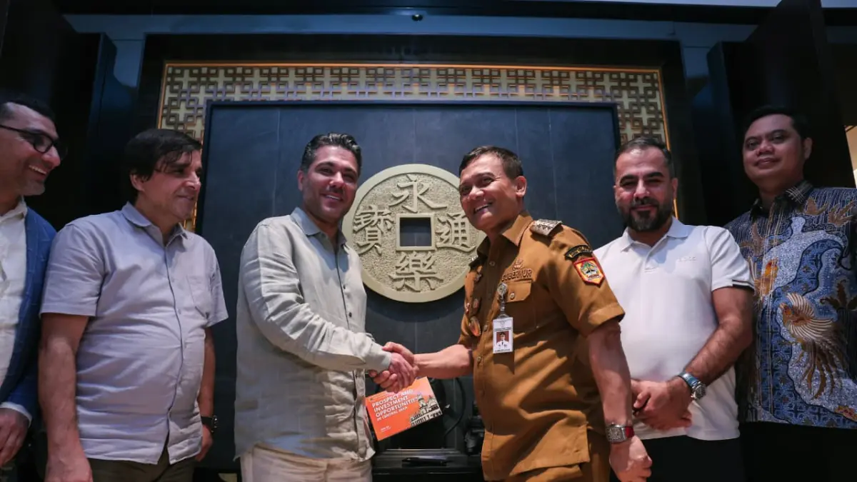 Gubernur Jawa Tengah, Ahmad Luthfi saat bertemu dengan calon investor dari Dubai di Jakarta, Selasa (15/9)