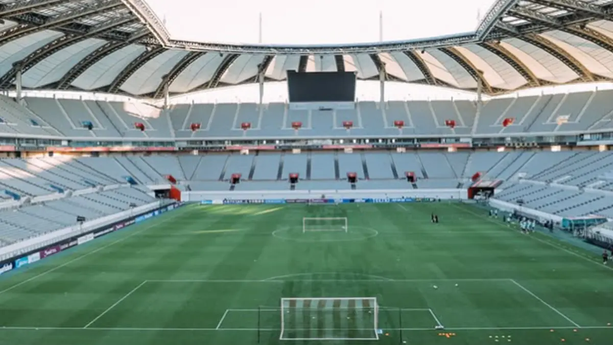 Para pemain pada sesi persiapan untuk laga perdana ACL Two di Seoul World Cup Stadium