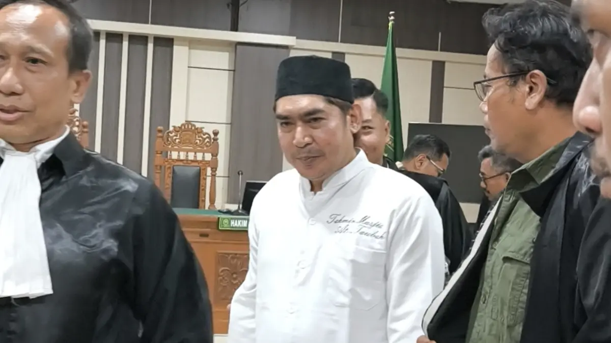 Ahmad Yazid alias Gus Yazid saat menjalani sidang kasus TPPU BUMD Cilacap di Pengadilan Tipikor Semarang. (IDA FADILAH/JAWA POS RADAR SEMARANG)