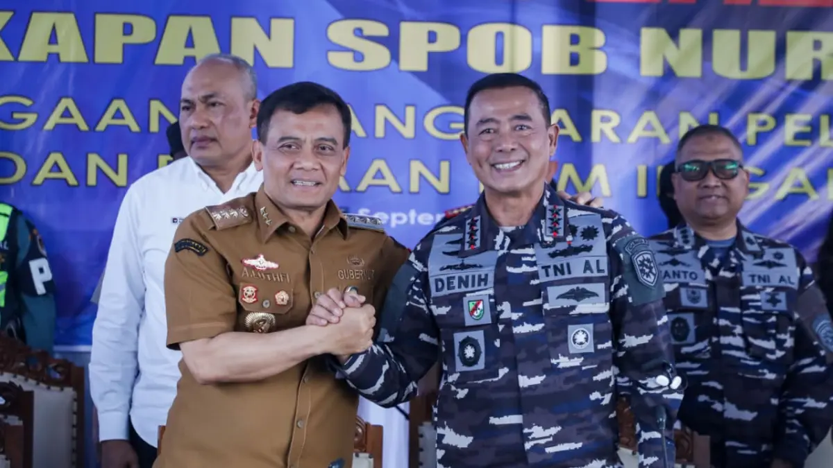 Gubernur Jawa Tengah, Ahmad Luthfi dan Panglima Komando Armada Republik Indonesia (Pangkoarmada RI) Laksamana Madya TNI Denih Hendrata.