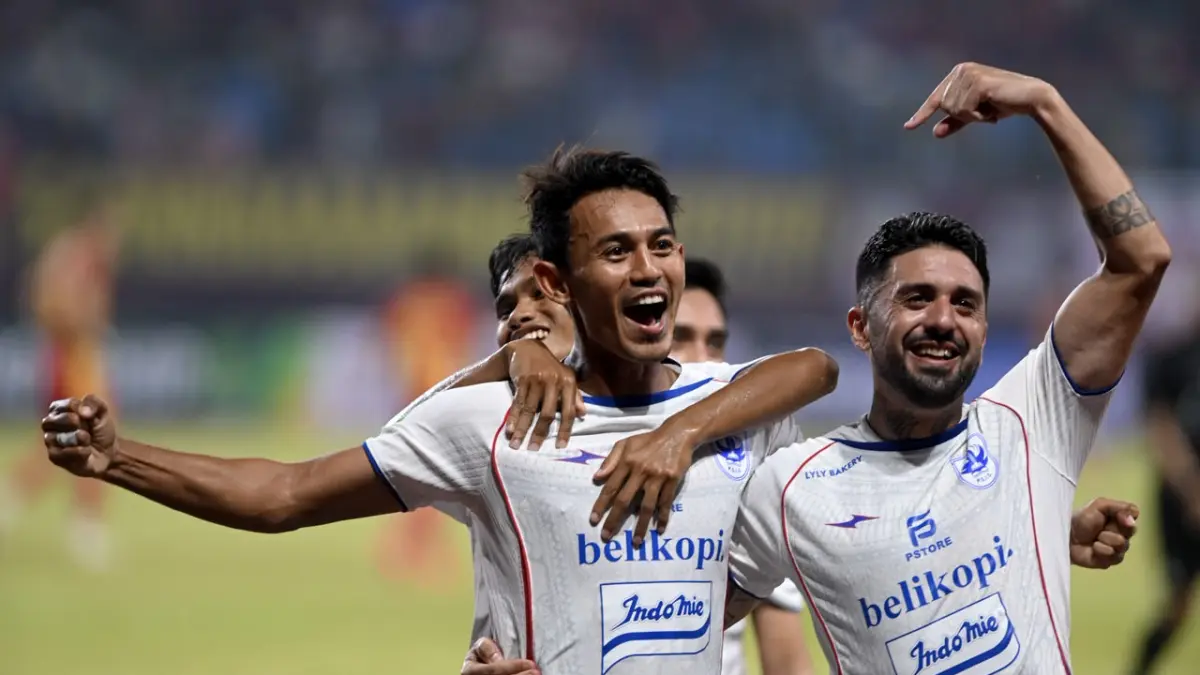 PSIS Semarang berhasil menahan imbang 1-1 Semen Padang.