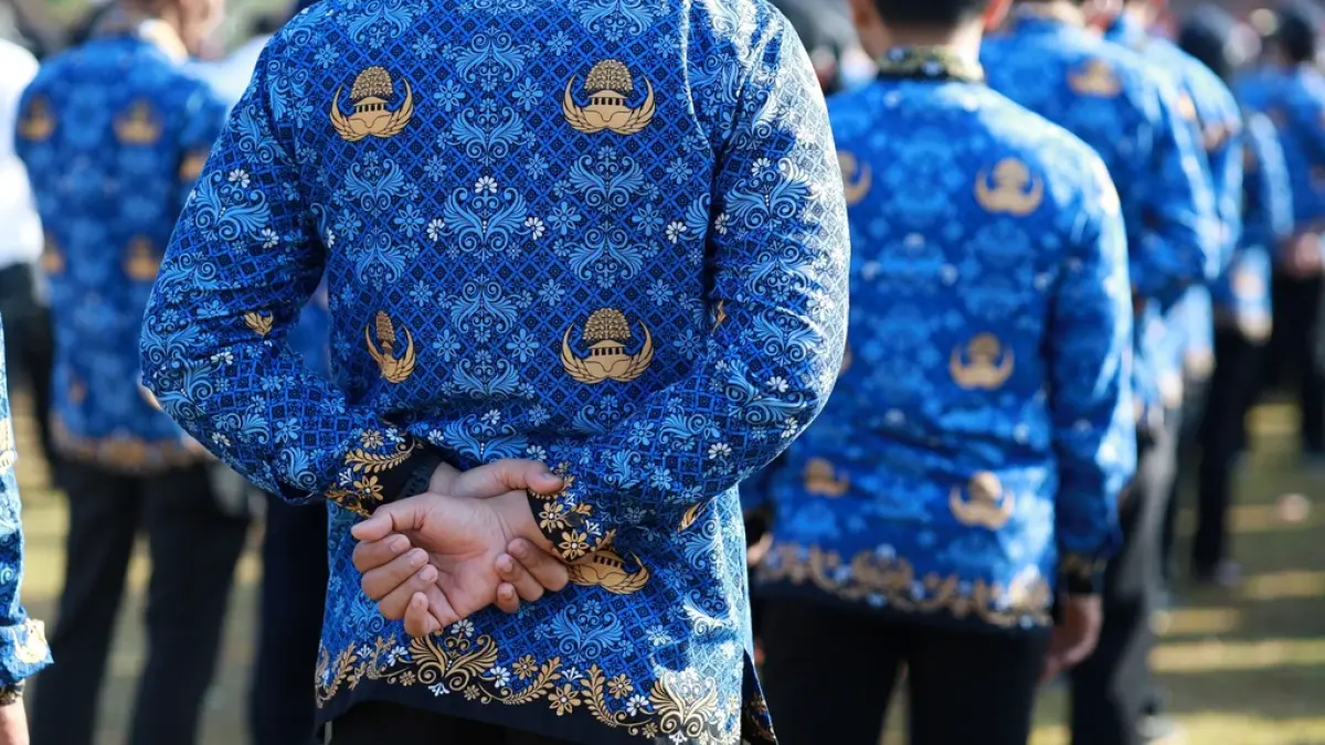 DPR dan pemerintah sepakat guru PPPK paruh waktu dapat dialihkan menjadi PPPK penuh waktu tanpa tes. Simak jadwal dan mekanismenya.