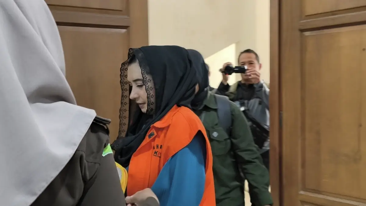 Bupati Pekalongan nonaktif, Fadia Arafiq menjalani sidang tuntutan di Pengadilan Tipikor Semarang, Kamis (24/9/2026). (IDA FADILAH/JAWA POS RADAR SEMARANG)