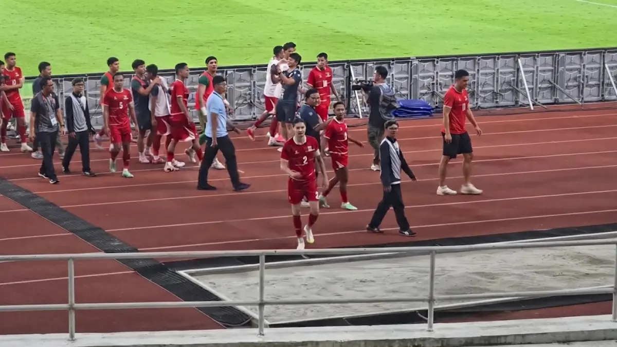 Bukannya tidak menghirmati suporter,pelatih Timnas Indonesia, John Herdman melarang pemainnya keliling lapangan usai perandingan melawan Singapura nanti malam. (Ist)