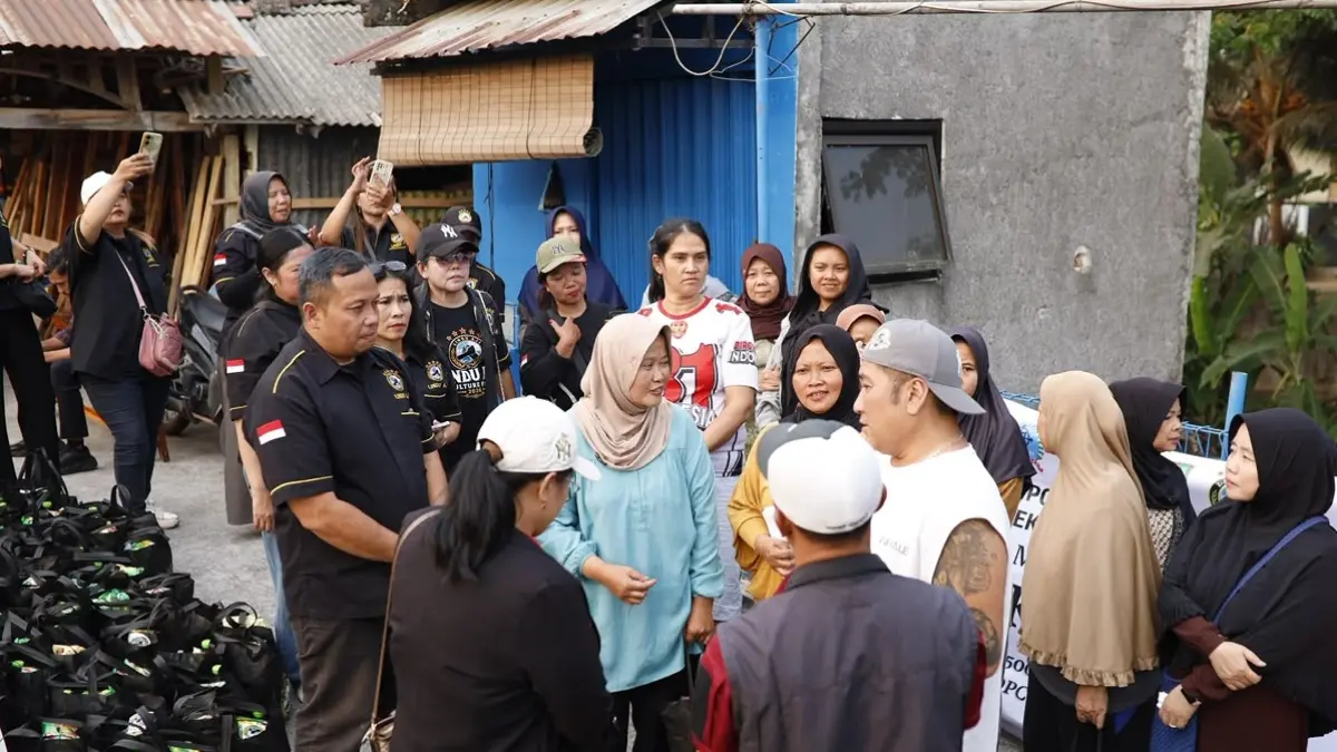 Gandeng TNI-Polri, Lindu Aji Berbagi Sembako ke Warga