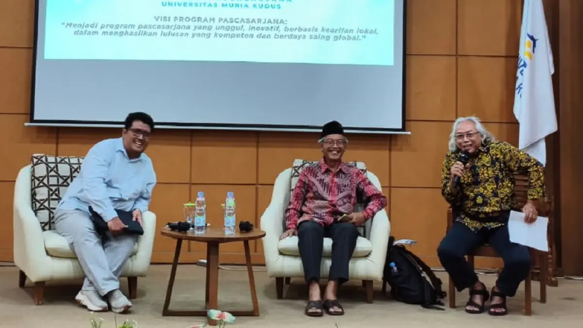 Diskusi dipandu Dr. Drs. Moh. Kanzunnudin, M.Pd. menghadirkan peneliti sejarah dan budaya Islam Moh. Aslim Akmal, M.Pd.I dan dosen Universitas Diponegoro Dr. Rabith Jihan Amaruli, S.S., M.Hum.