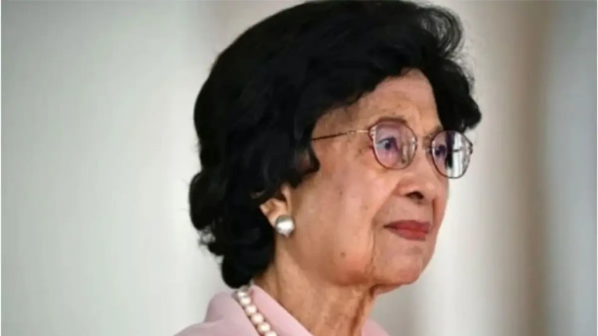 Tun Dr. Siti Hasmah Mohamad Ali meninggal dunia pada Senin (28/9/2026) pukul 09.20 waktu setempat di Institut Jantung Negara (IJN).