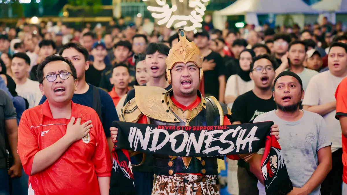 Gatotkaca Curi Perhatian Saat Nobar Timnas Indonesia vs Bangladesh di Jateng