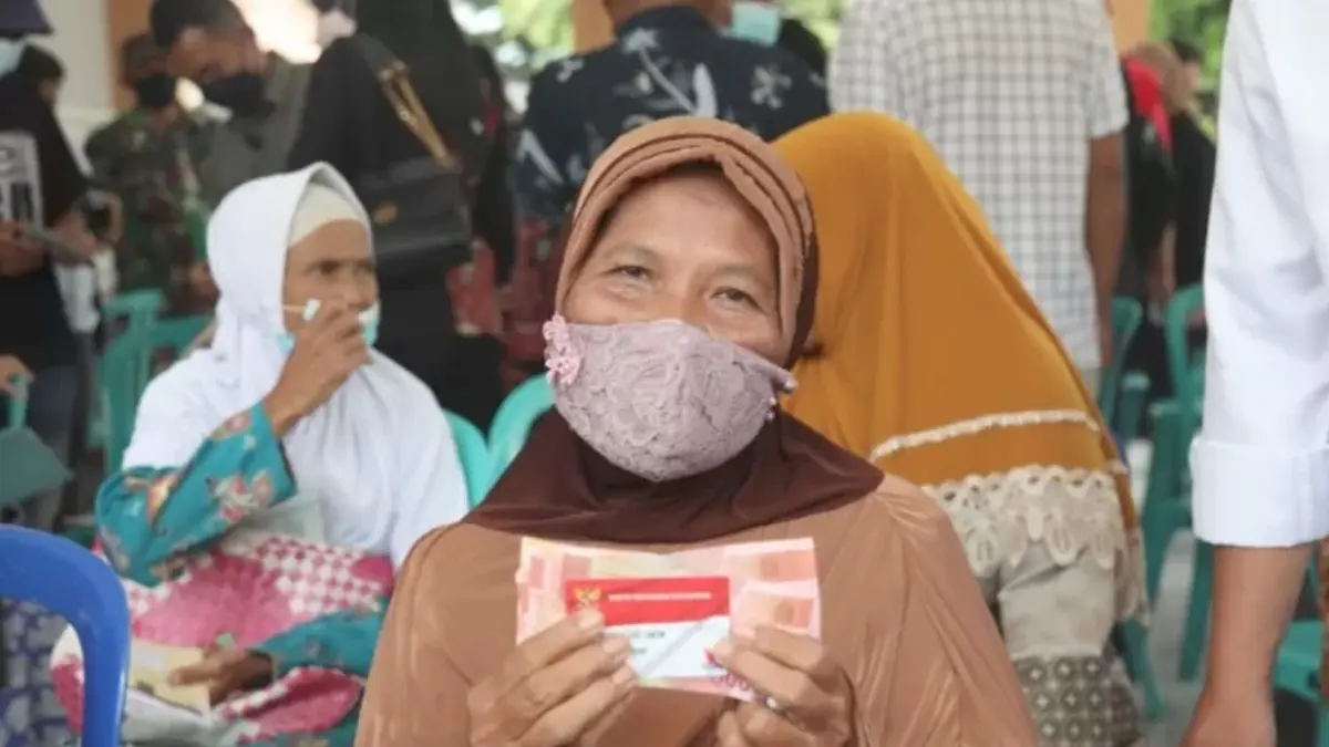 3 Bansos Lansia Cair Oktober 2026: Syarat Lengkap dan Cara Daftar Mudah Pakai HP