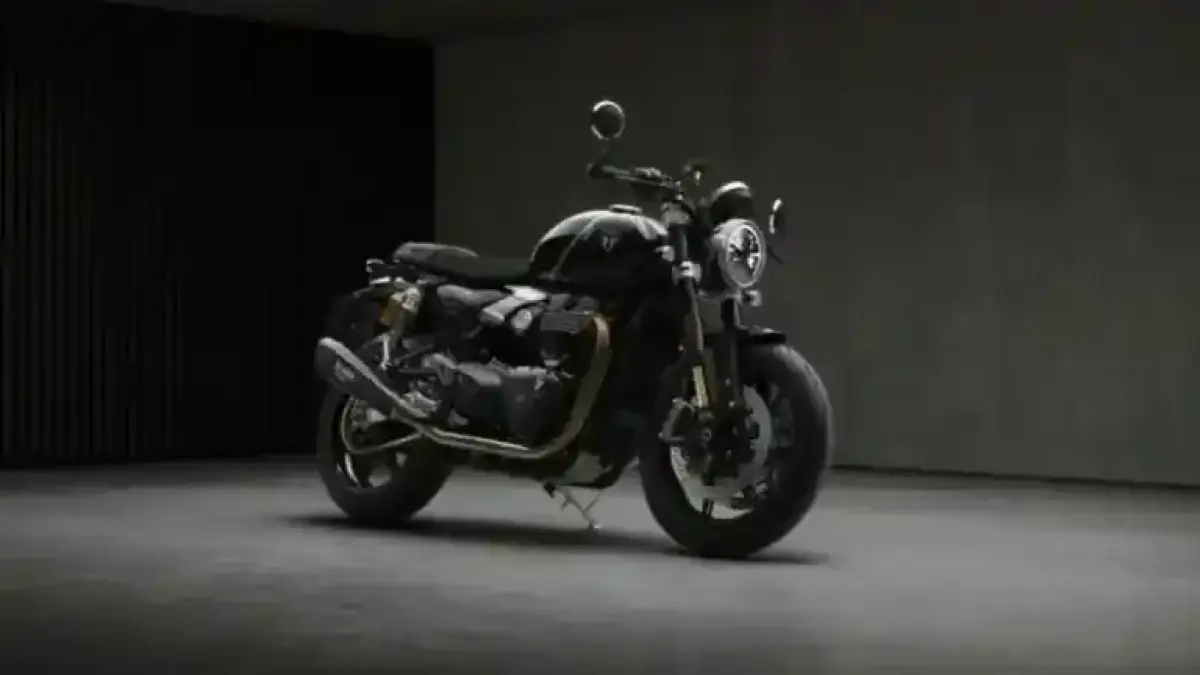 Triumph Speed Twin 1200 TFC tampil sebagai modern classic factory custom eksklusif dengan mesin 1.200 cc 105 PS, suspensi Öhlins, rem Brembo Stylema, knalpot titanium Akrapovič, serta komponen carbon fibre. Produksinya dibatasi hanya 750 unit di seluruh dunia. (FOTO: Triumph)