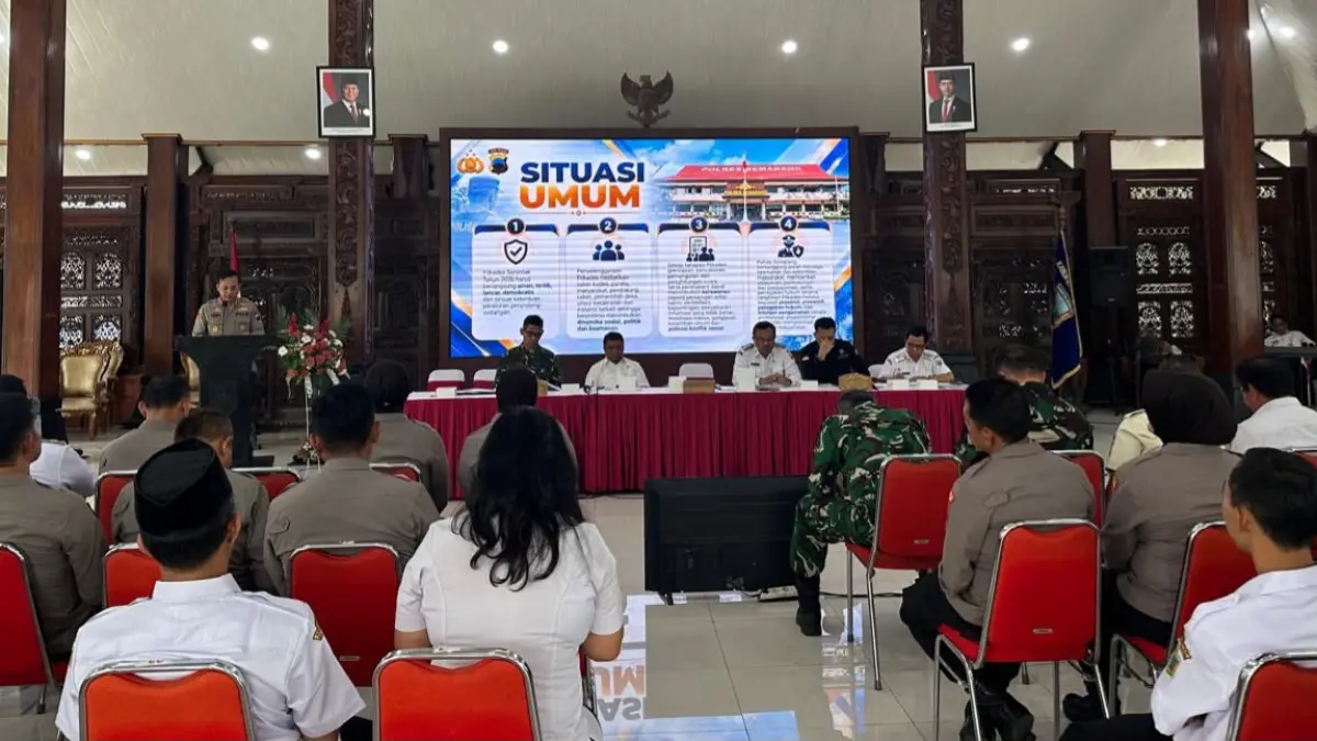 Rapat koordinasi bersama terkait Pemilihan Kepala Desa Kabupaten Semarang di Pendopo Rumah Dinas Bupati Semarang.