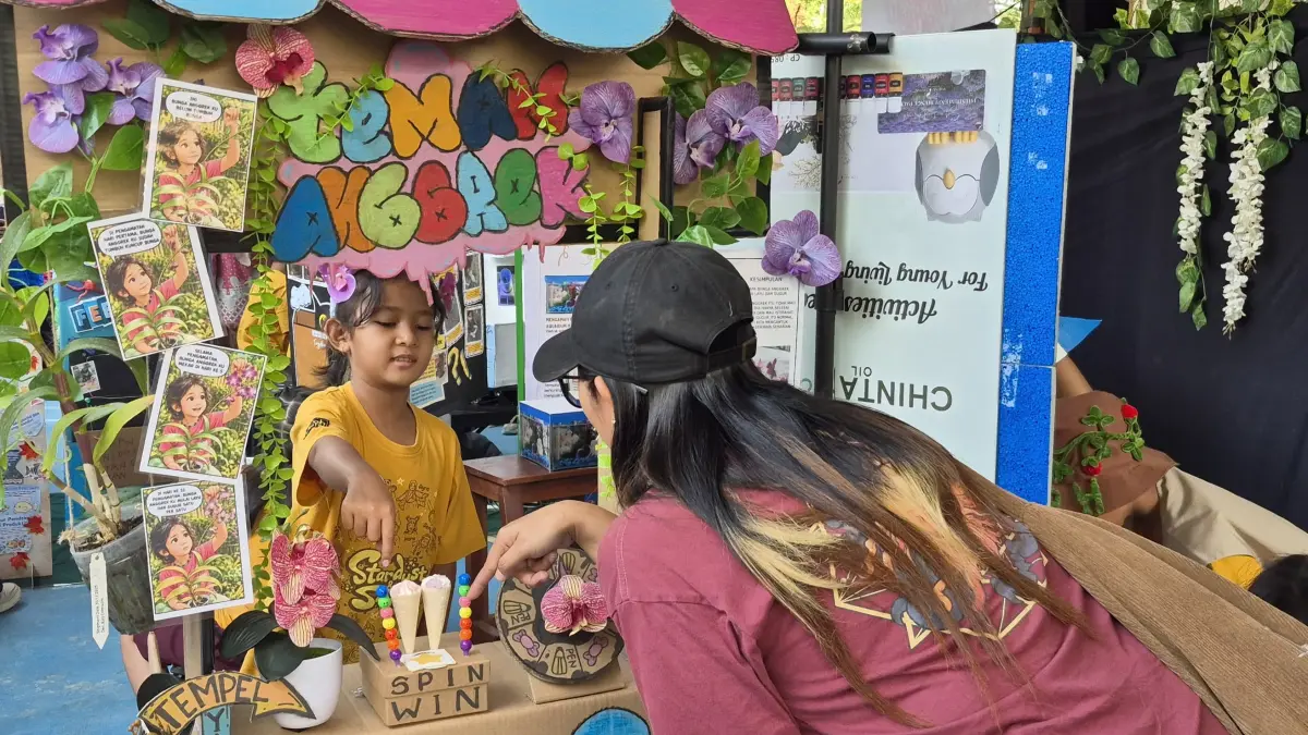 Aksi para siswa SD di Laku Tumbuh