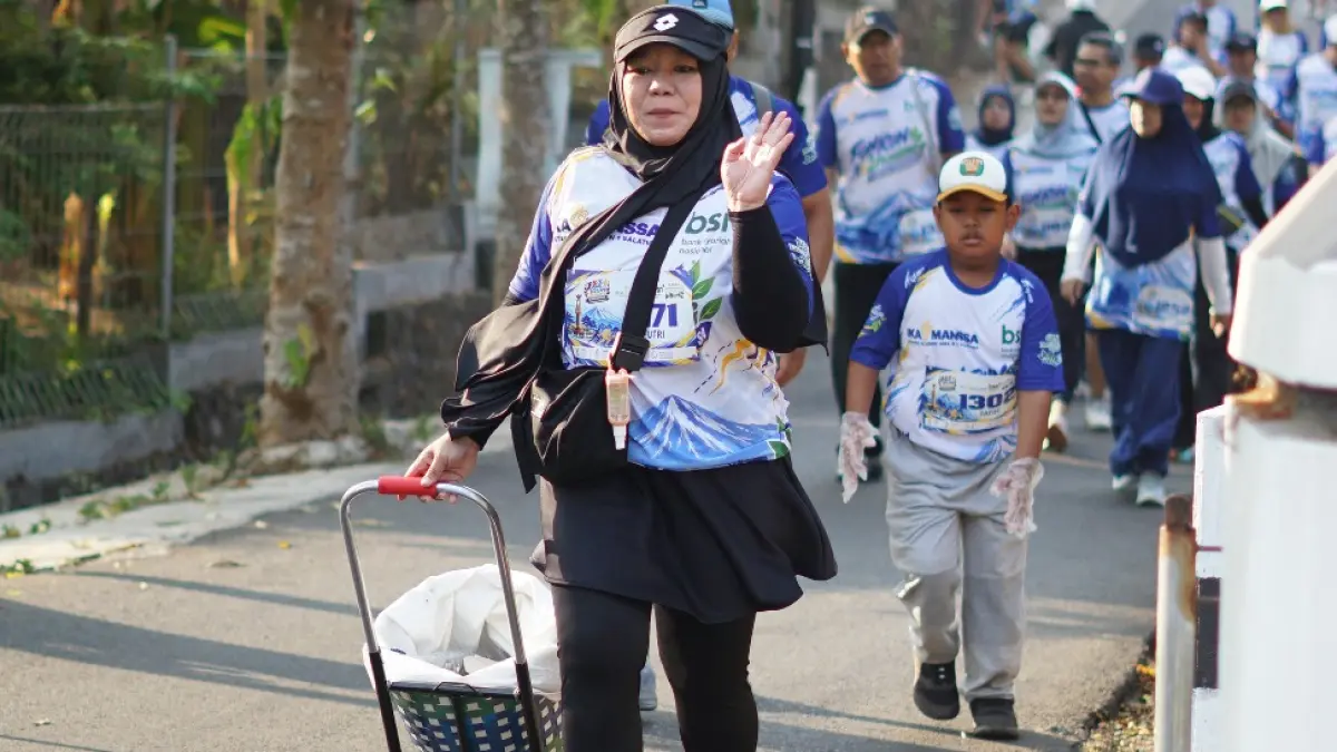 Para peserta Fun Run IkaSmansa terlihat antusias