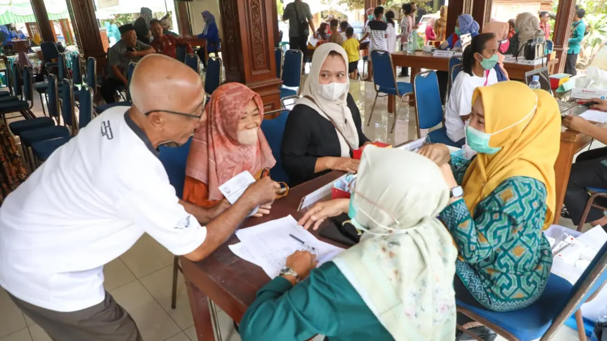Pemeriksaan kesehatan gratis pada program dokter spesialis keliling (Speling) yang diintegrasikan dalam Cek Kesehatan Gratis (CKG) di desa setempat pada Selasa, 13 Oktober 2026.