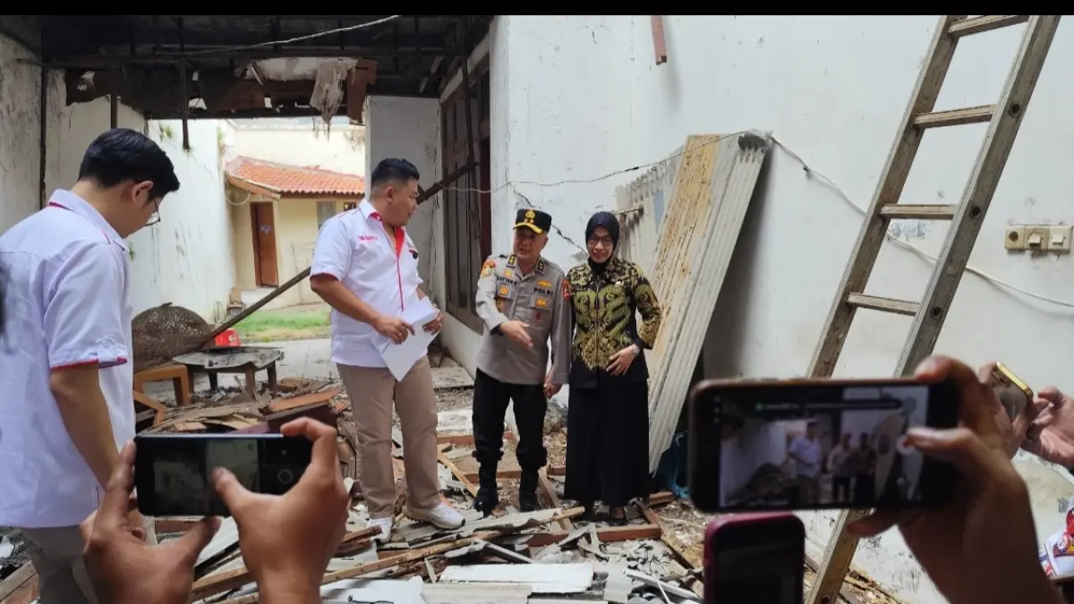 Kondisi rumah Irjen Pol Sofyan mengalami rusak diduga dampak dari tetangganya, Beny Setiawan