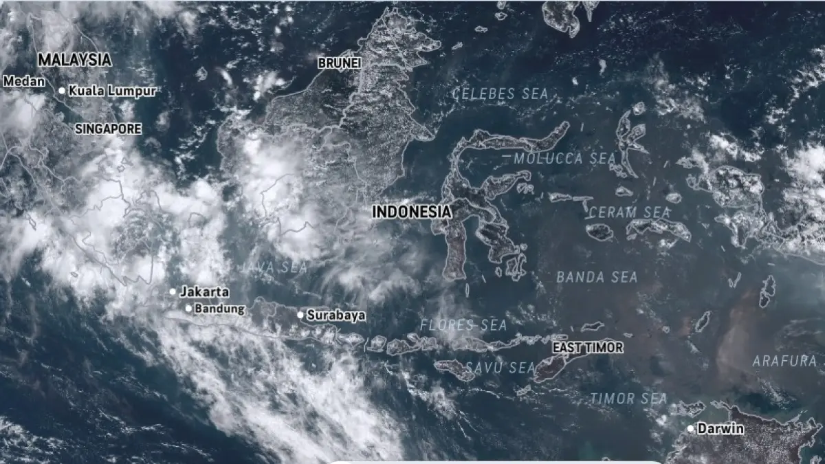 Prakiraan Cuaca Indonesia Rabu 28 Oktober 2026 BMKG: Hujan Petir, Gelombang Tinggi & Banjir Rob